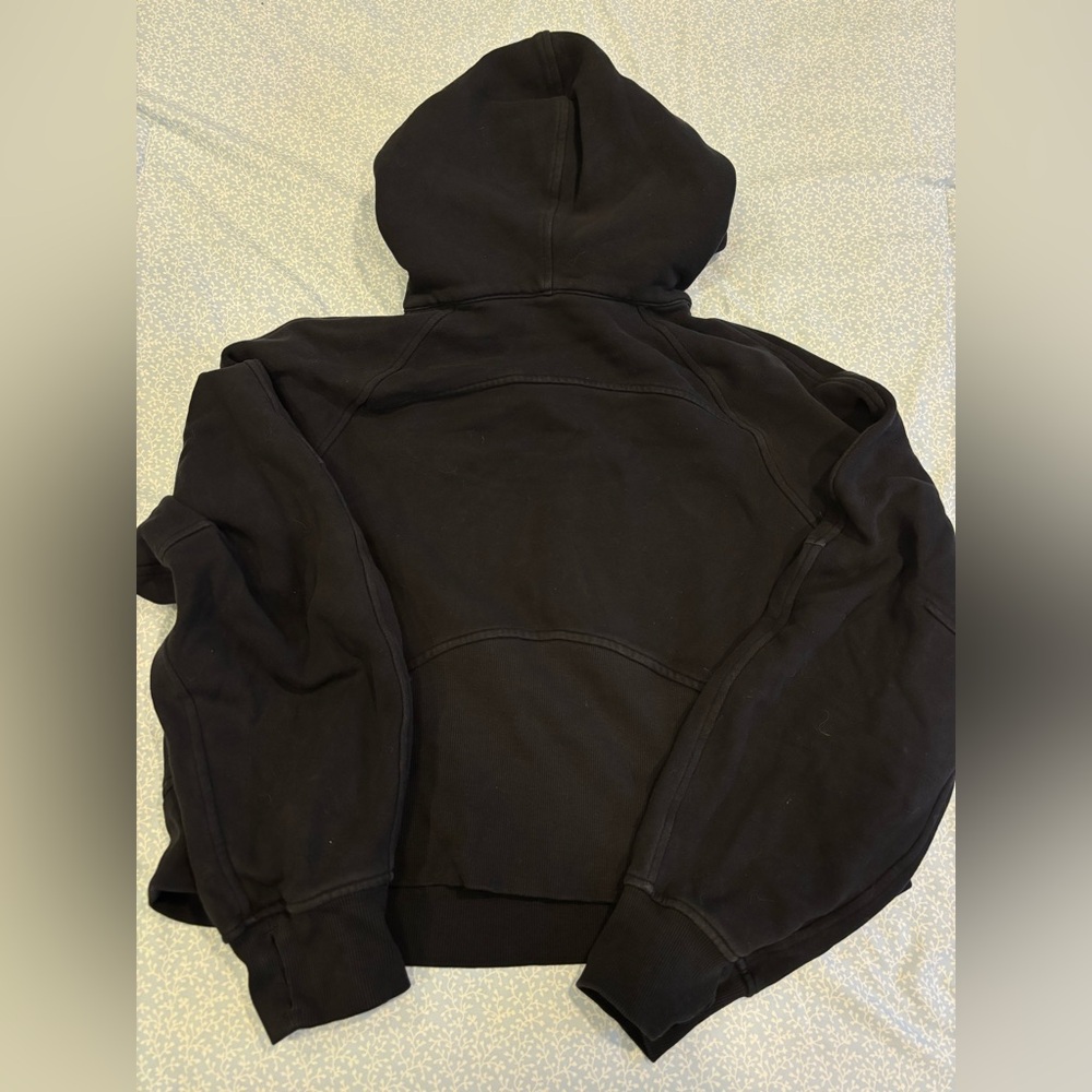 lululemon - Cropped Black Hoodie - Picture 4 of 4